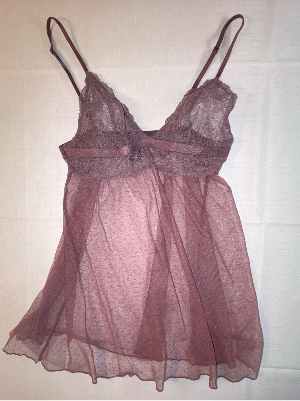 EUC Victoria's Secret Mauve Sheer Lace & Mesh Babydoll Chemise, Size Small
